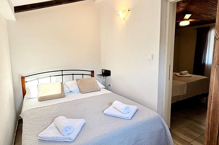 Vakantiehuis in Posedarje mit großem Garten