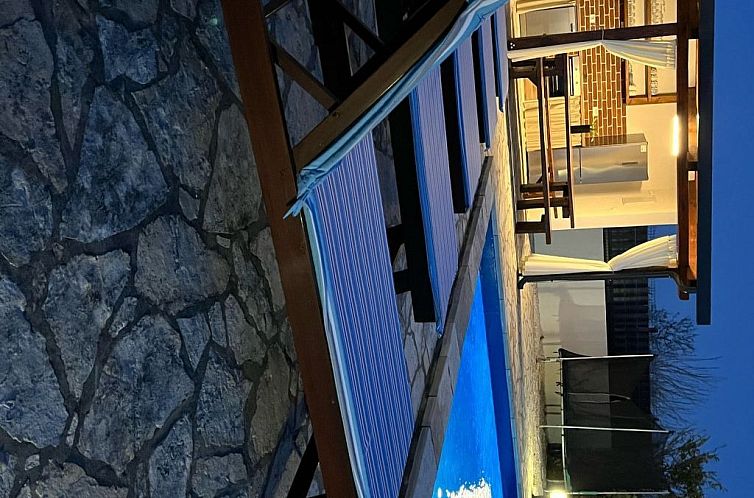 Vakantiehuis in Posedarje mit großem Garten