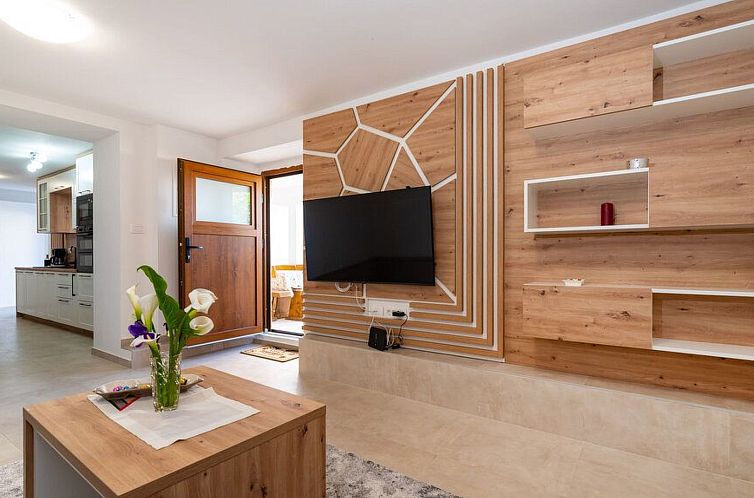 Vakantiehuis mit Jacuzzi-TA Leut Agency