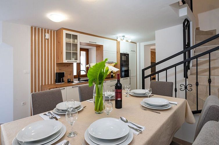 Vakantiehuis mit Jacuzzi-TA Leut Agency