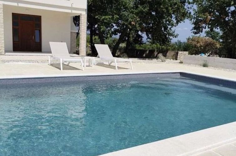 Vakantiehuis Zen Garden Villa with heated pool