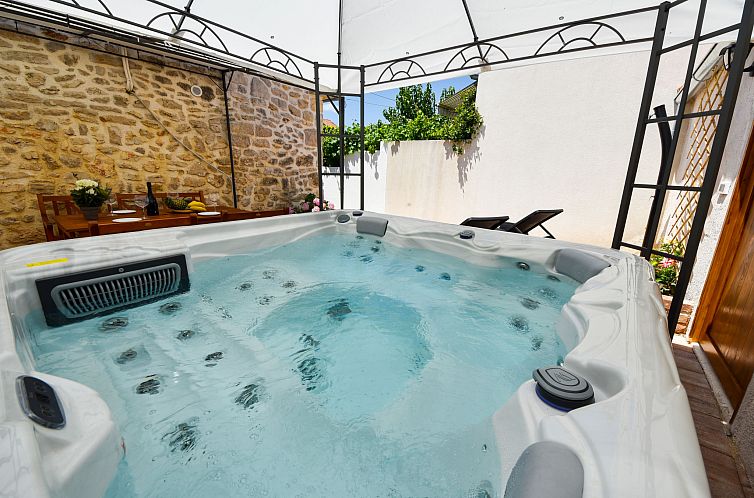 Guest house 10310308 - Holiday property Dalmatia - Vakantiehuis Josipa