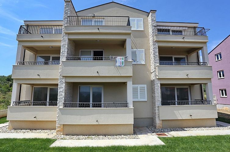 Unterkunft 10310402 - Appartement Dalmatien - Appartement Gemütliche Ferienwohnung Prizemlje