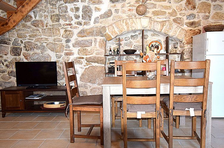 Vakantiehuis in Dobropoljana mit Privatem Pool