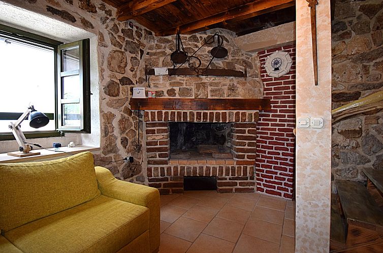 Vakantiehuis in Dobropoljana mit Privatem Pool