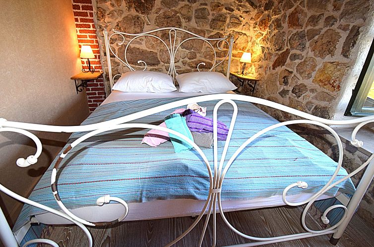 Vakantiehuis in Dobropoljana mit Privatem Pool