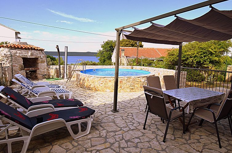 Vakantiehuis in Dobropoljana mit Privatem Pool