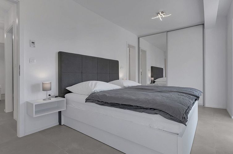 Appartement Apartman DeLux with private pool