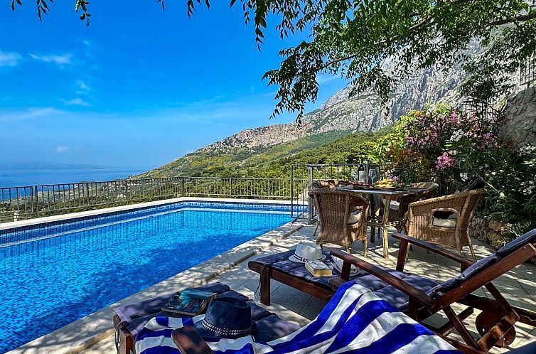 Vakantiehuis Charmantes Steinhaus mit Pool und Meerblick