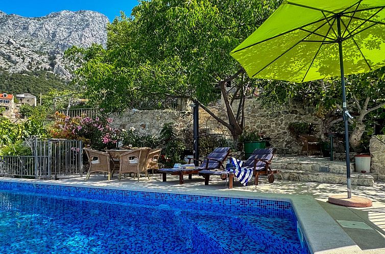 Vakantiehuis Charmantes Steinhaus mit Pool und Meerblick