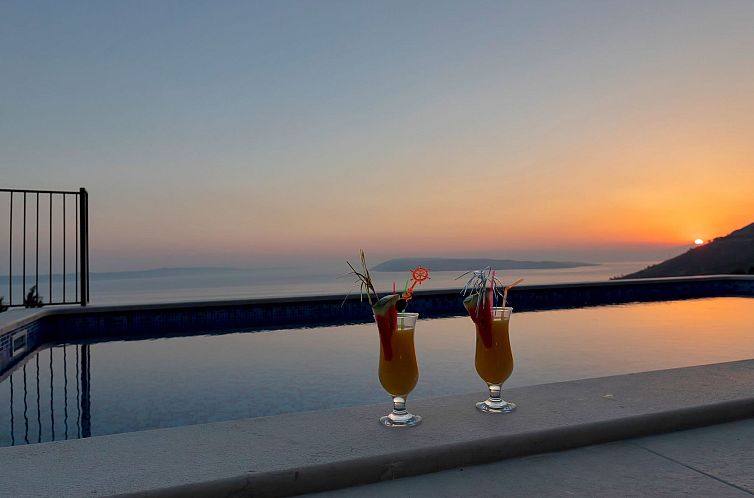 Vakantiehuis Charmantes Steinhaus mit Pool und Meerblick