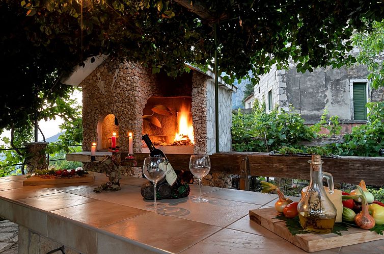 Vakantiehuis Charmantes Steinhaus mit Pool und Meerblick