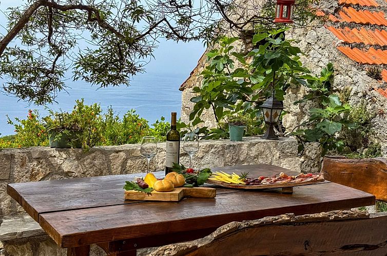 Vakantiehuis Charmantes Steinhaus mit Pool und Meerblick