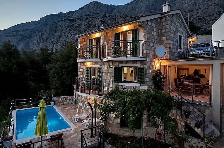 Vakantiehuis Renoviertes Ferienhaus in Tučepi mit Privatem 