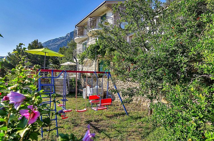 Vakantiehuis Renoviertes Ferienhaus in Tučepi mit Privatem 