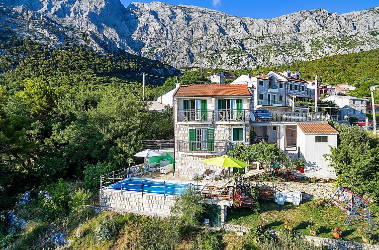 Vakantiehuis Renoviertes Ferienhaus in Tučepi mit Privatem 