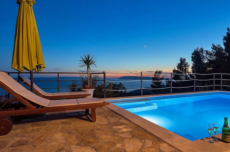Vakantiehuis Renoviertes Ferienhaus in Tučepi mit Privatem 