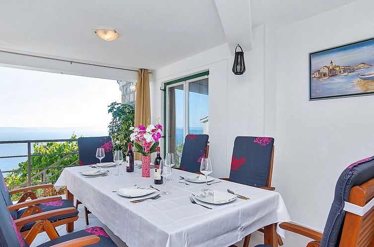 Vakantiehuis Renoviertes Ferienhaus in Tučepi mit Privatem 