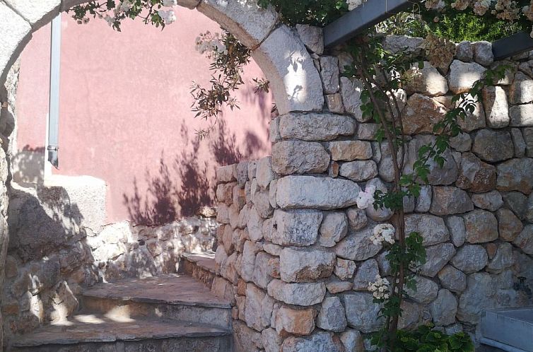 Vakantiehuis Schönes Steinhaus Villa Toni mit Pool