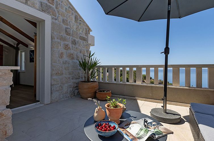 Vakantiehuis Schönes Steinhaus Villa Toni mit Pool