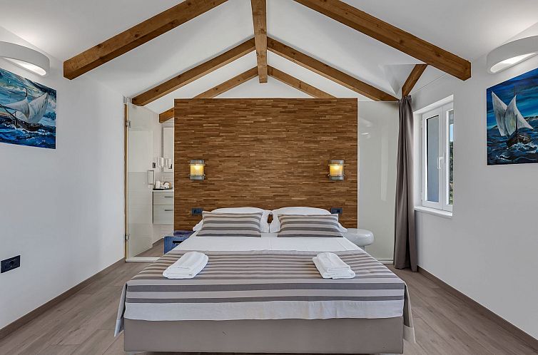 Vakantiehuis Schönes Steinhaus Villa Toni mit Pool