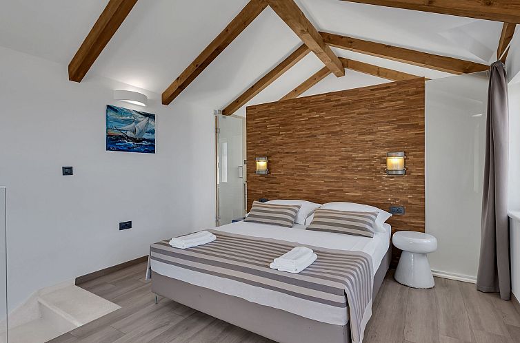 Vakantiehuis Schönes Steinhaus Villa Toni mit Pool