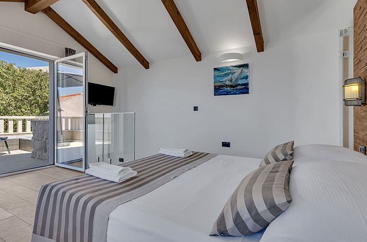 Vakantiehuis Schönes Steinhaus Villa Toni mit Pool