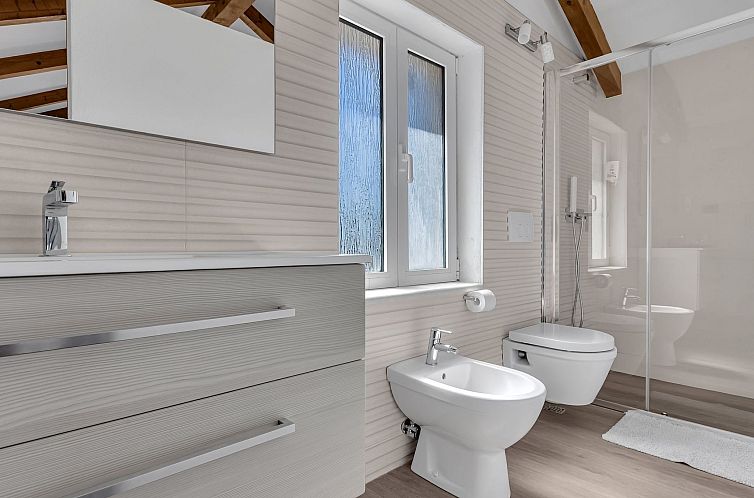 Vakantiehuis Schönes Steinhaus Villa Toni mit Pool