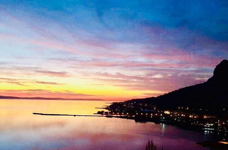 Appartement Große Wohnung in Omiš mit Möbliertem Balkon