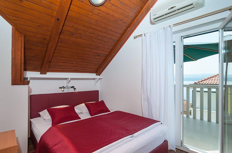 Appartement Gemütliche Wohnung in Omiš mit Privatem Balkon