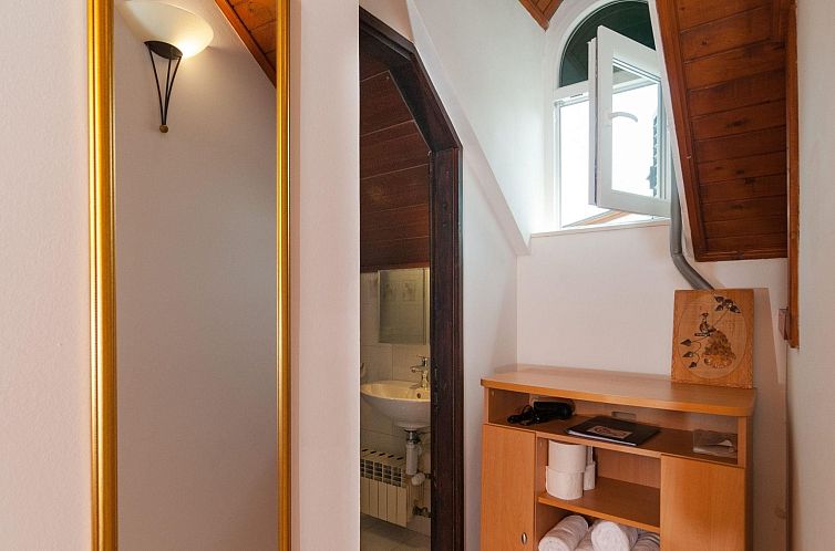 Appartement Gemütliche Wohnung in Omiš mit Privatem Balkon