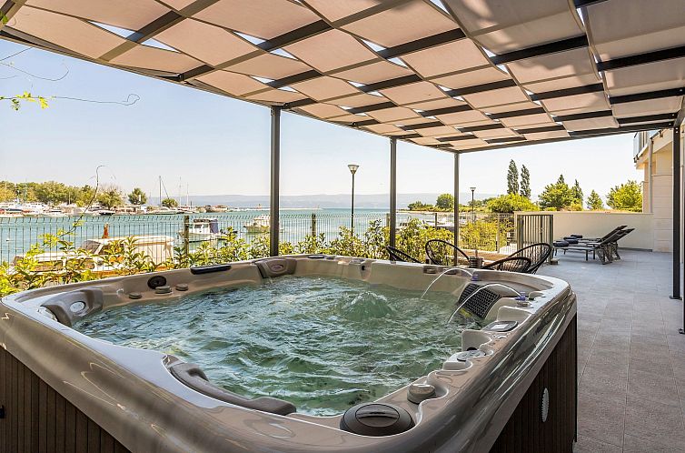 Appartement Luxus-Apartment mit Whirlpool