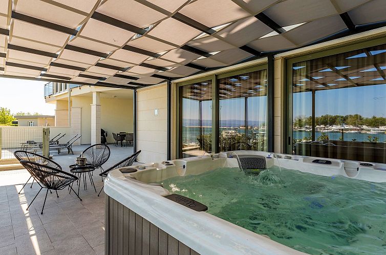 Appartement Luxus-Apartment mit Whirlpool