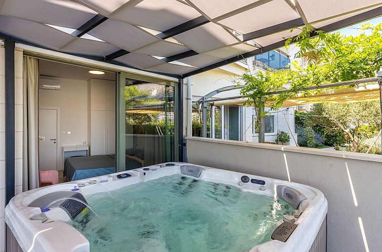Appartement Luxus-Apartment mit Whirlpool