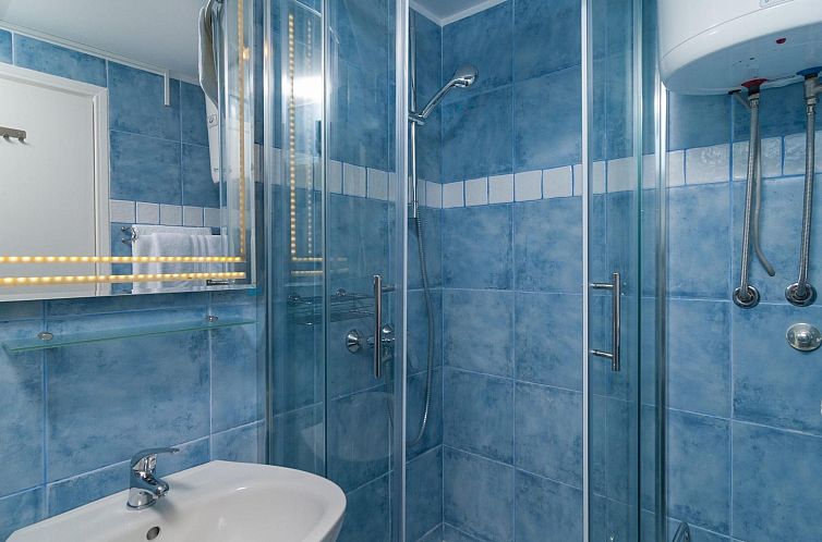 Appartement in Omiš mit Privatem Balkon