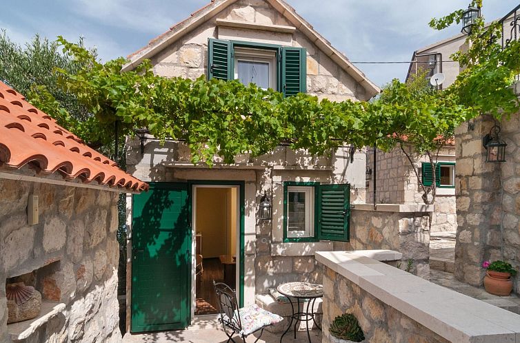 Appartement in Omiš mit Privatem Balkon