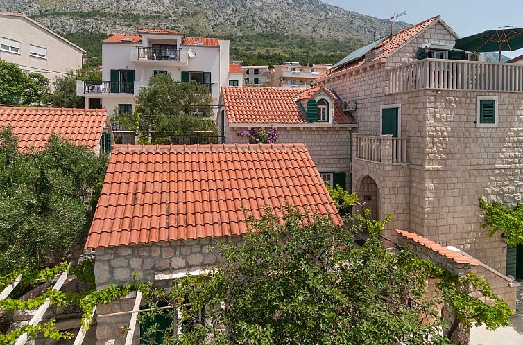 Appartement in Omiš mit Privatem Balkon