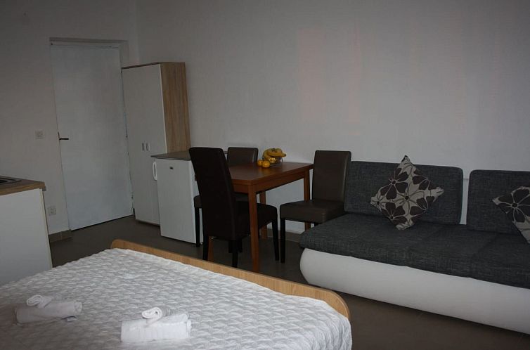 Appartement Studio-Apartment mit Balkon