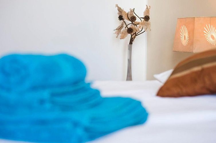 Vakantiehuis mit Privatpool neben dem Strand