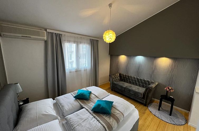 Vakantiehuis mit Privatpool neben dem Strand