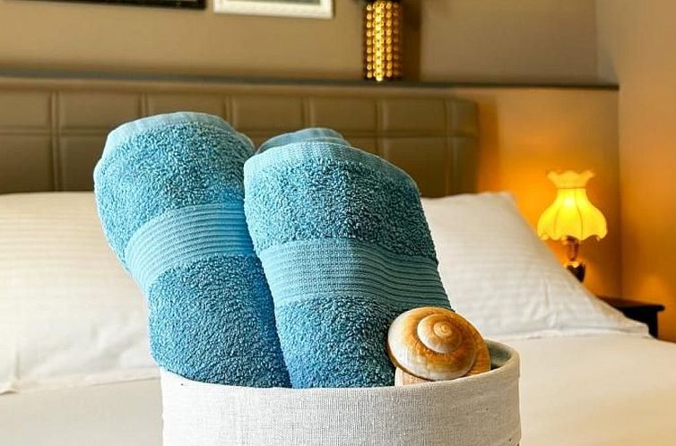 Vakantiehuis mit Privatpool neben dem Strand
