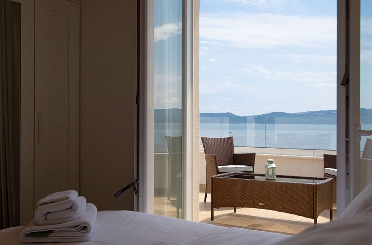Vakantiehuis 3 Schlafzimmer Villa mit beheiztem Pool und Mee