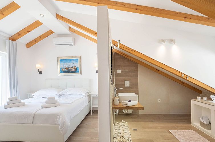 Vakantiehuis 3 Schlafzimmer Villa mit beheiztem Pool und Mee
