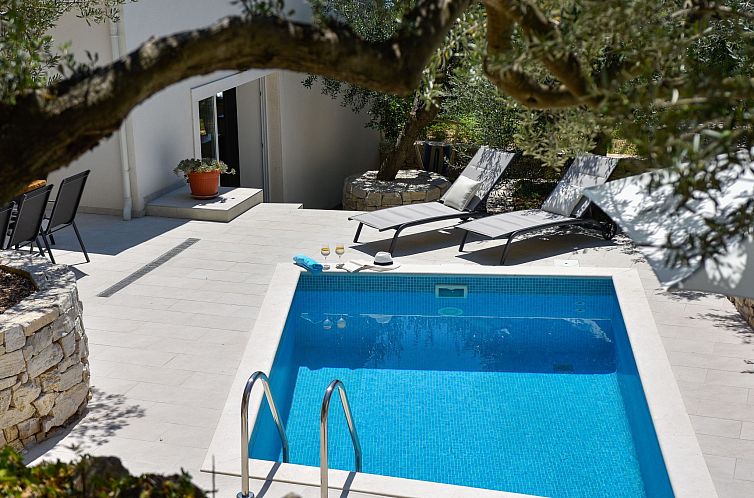 Vakantiehuis 3 Schlafzimmer Villa mit beheiztem Pool und Mee