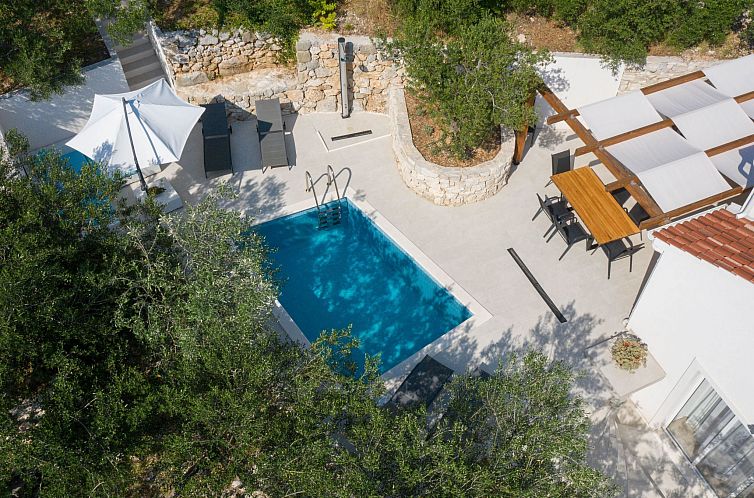 Vakantiehuis 3 Schlafzimmer Villa mit beheiztem Pool und Mee