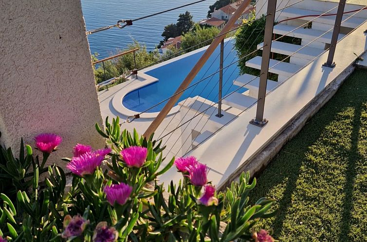 Vakantiehuis 2 Schlafzimmer Villa Blue Dream mit Infinity-Po