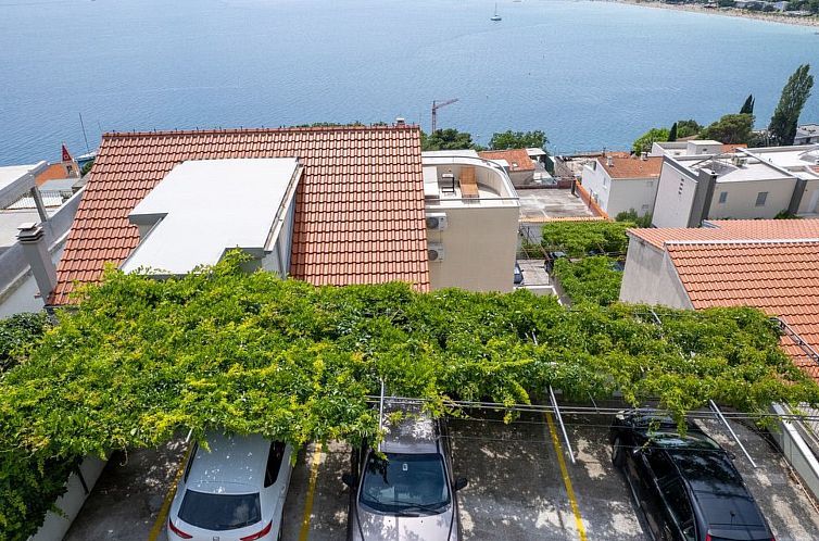 Appartement Schöne Wohnung in Duće mit Großem Balkon