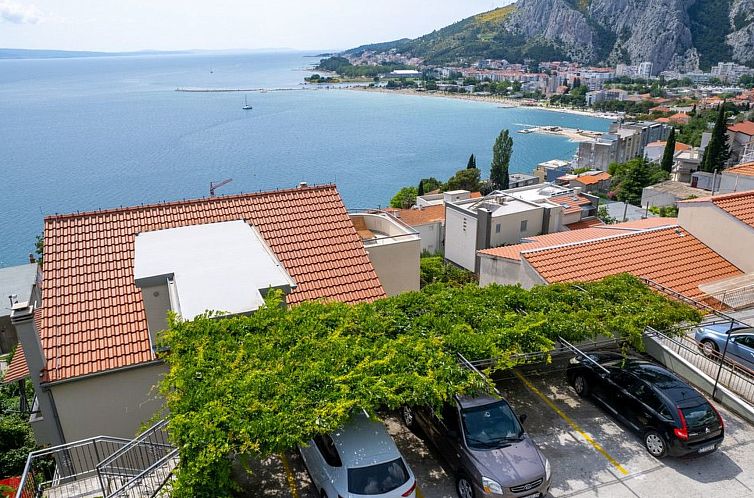 Appartement Schöne Wohnung in Duće mit Großem Balkon