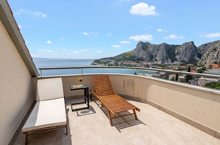 Appartement Schöne Wohnung in Duće mit Großem Balkon