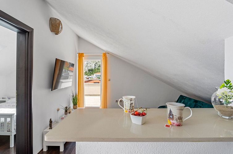 Appartement Schöne Wohnung in Duće mit Großem Balkon